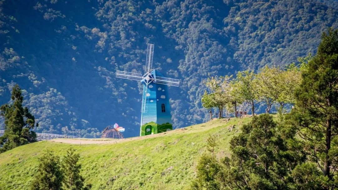 東方電影，自然美景探索之旅的視覺盛宴